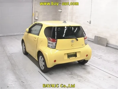 Toyota iQ