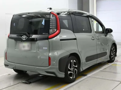 Toyota Sienta