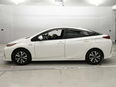 Toyota Prius PHV