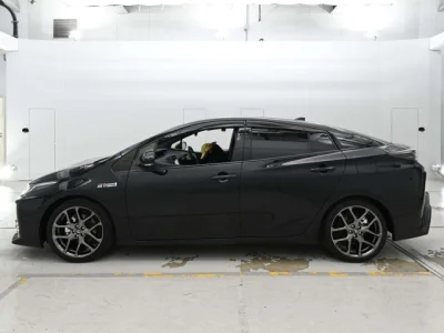 Toyota Prius PHV