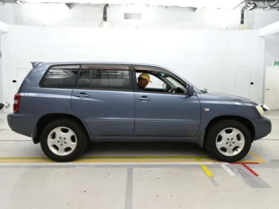 Toyota Kluger V