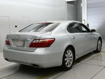 Lexus LS460L