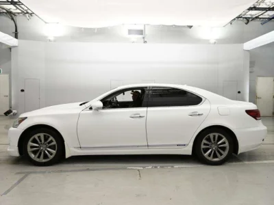 Lexus LS600h