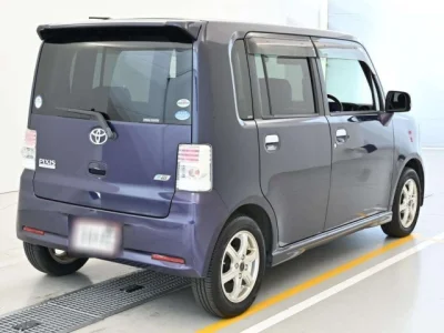Toyota Pixis Space