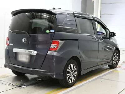 Honda Freed Spike