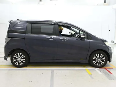 Honda Freed Spike