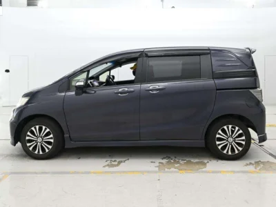 Honda Freed Spike