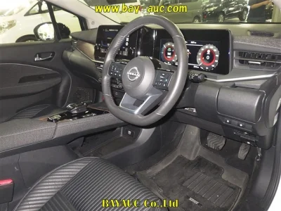 Nissan AURA