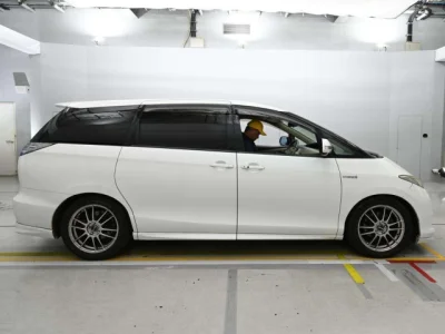 Toyota Estima Hybrid