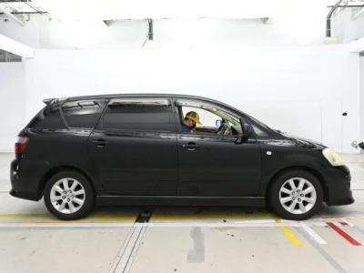 Toyota Ipsum