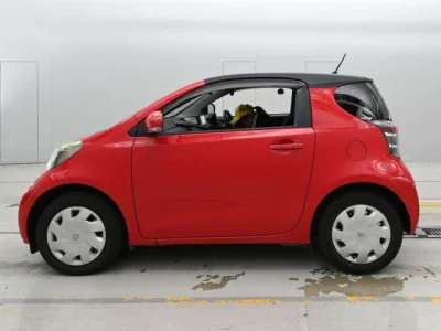 Toyota iQ