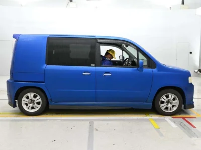 Honda Mobilio Spike