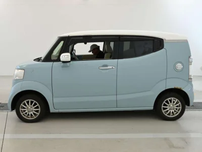Honda N-Box Slash