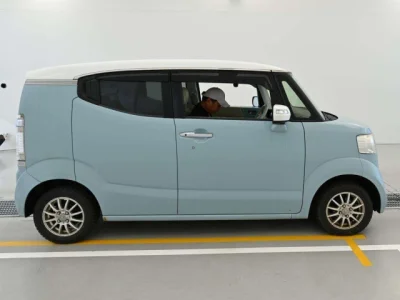 Honda N-Box Slash