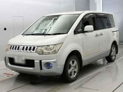 Mitsubishi DELICA D5