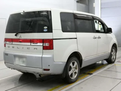 Mitsubishi DELICA D5