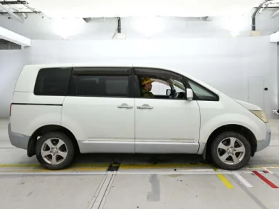 Mitsubishi DELICA D5