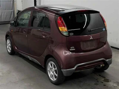 Mitsubishi i