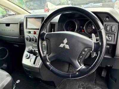 Mitsubishi DELICA D5