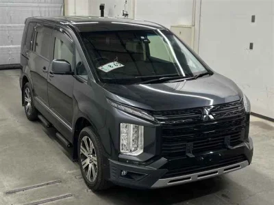 Mitsubishi DELICA D5