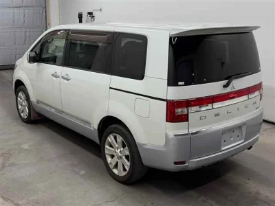 Mitsubishi DELICA D5