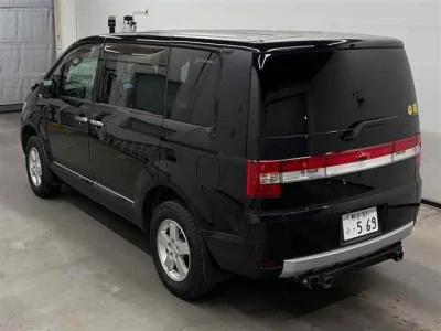 Mitsubishi DELICA D5