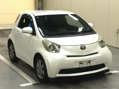 Toyota iQ