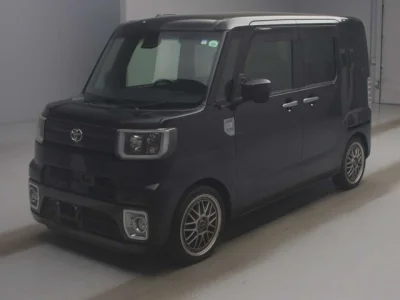 Toyota Pixis Mega