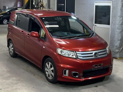 Honda Freed Spike