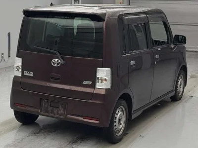 Toyota Pixis Space