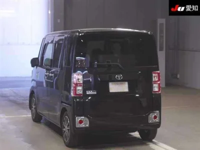 Toyota Pixis Mega