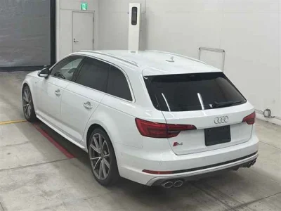 Audi S4