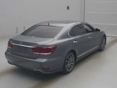 Lexus LS600hL