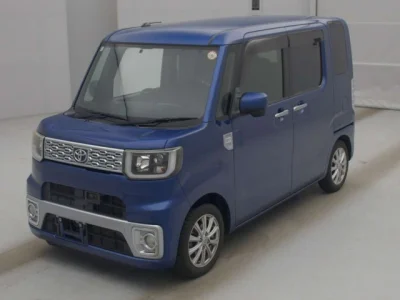 Toyota Pixis Mega