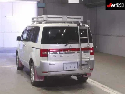 Mitsubishi DELICA D5