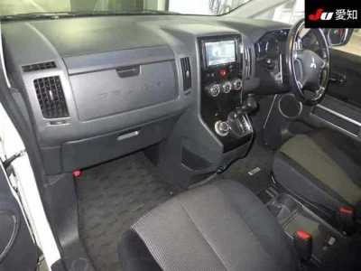 Mitsubishi DELICA D5