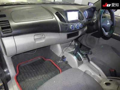Mitsubishi Triton