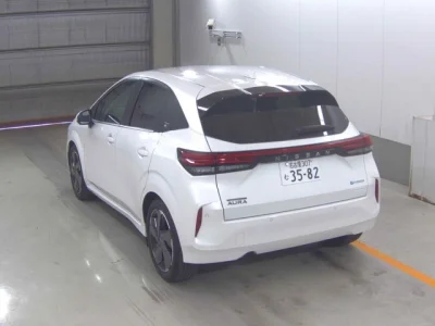 Nissan AURA