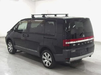 Mitsubishi DELICA D5