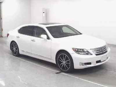 Lexus LS600hL