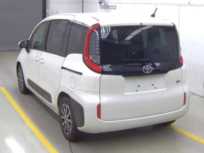 Toyota Sienta