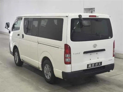 Toyota HiAce Van