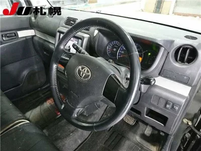 Toyota Pixis Space