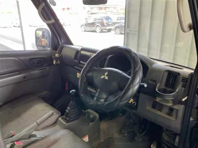 Mitsubishi Minicab Van