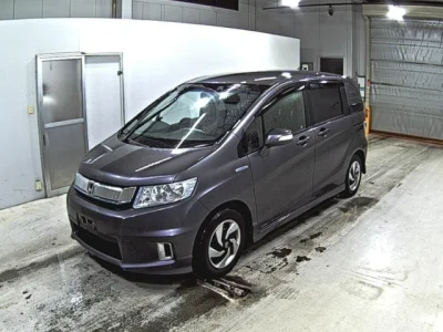 Honda Freed Spike
