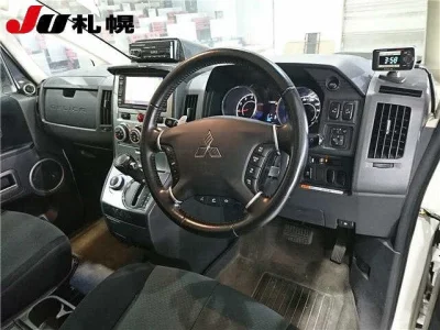 Mitsubishi DELICA D5