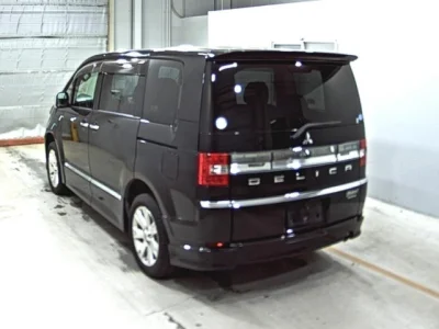 Mitsubishi DELICA D5