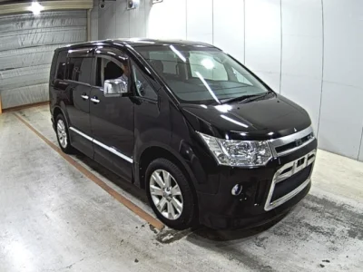 Mitsubishi DELICA D5