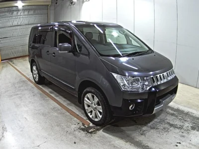 Mitsubishi DELICA D5