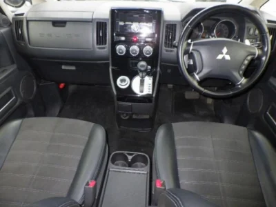 Mitsubishi DELICA D5